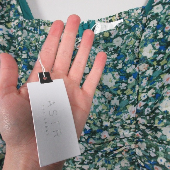 ASTR Sweetheart Puff Sleeve Floral Midi Dress L Green Smocked Cocktail Boho 330 - Picture 12 of 12